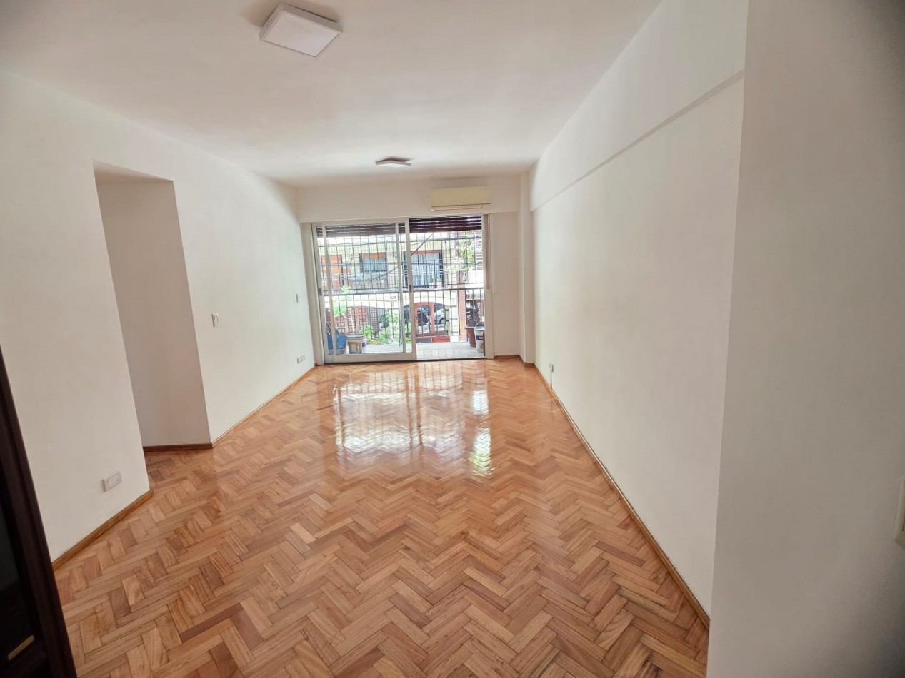 3 Ambientes Al Frente - Balcon Corrido - Apto Profesional - Con cochera