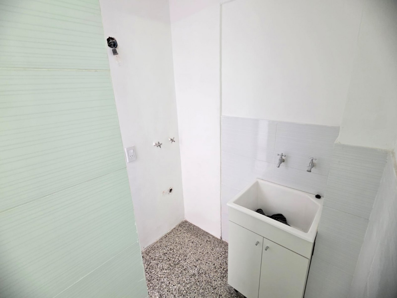 3 Ambientes Al Frente - Balcon Corrido - Apto Profesional - Con cochera
