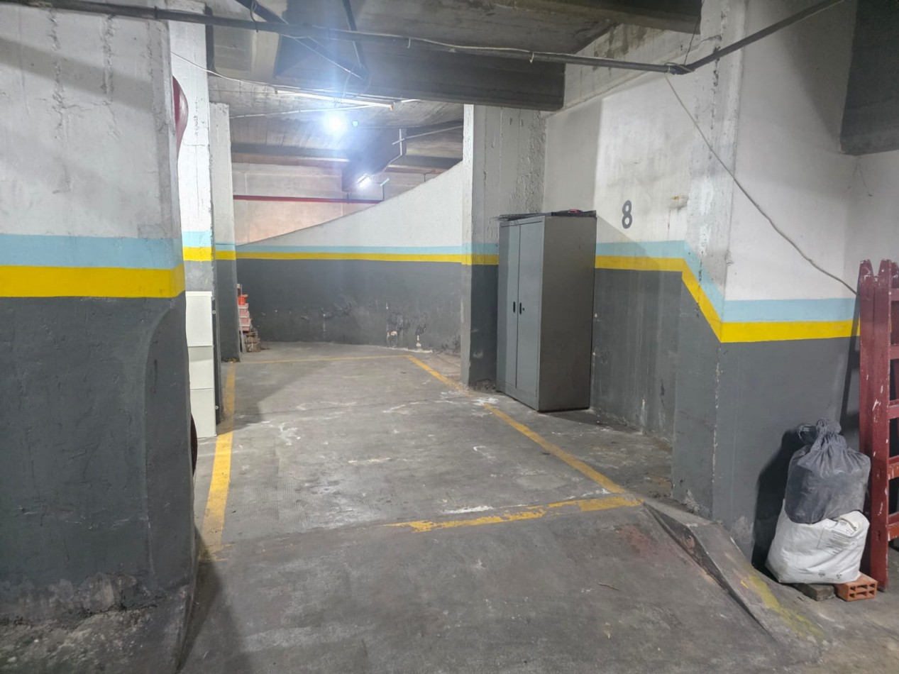 3 Ambientes Al Frente - Balcon Corrido - Apto Profesional - Con cochera