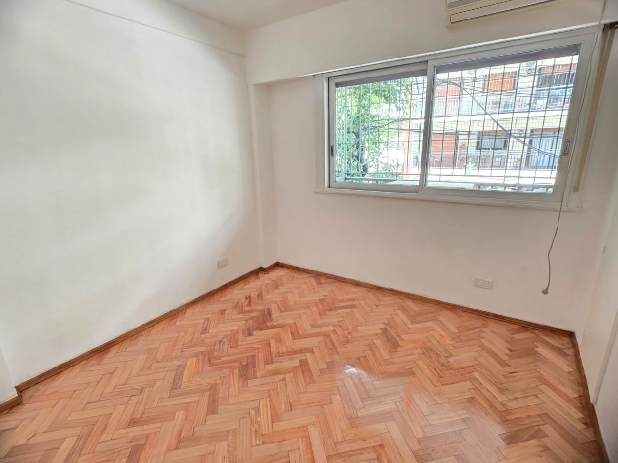 3 Ambientes Al Frente - Balcon Corrido - Apto Profesional - Con cochera
