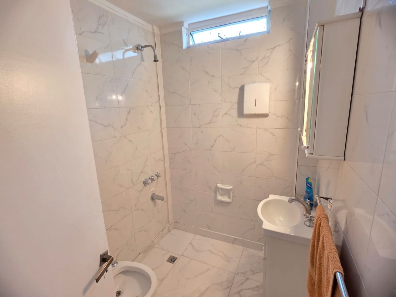 3 Ambientes Al Frente - Balcon Corrido - Apto Profesional - Con cochera