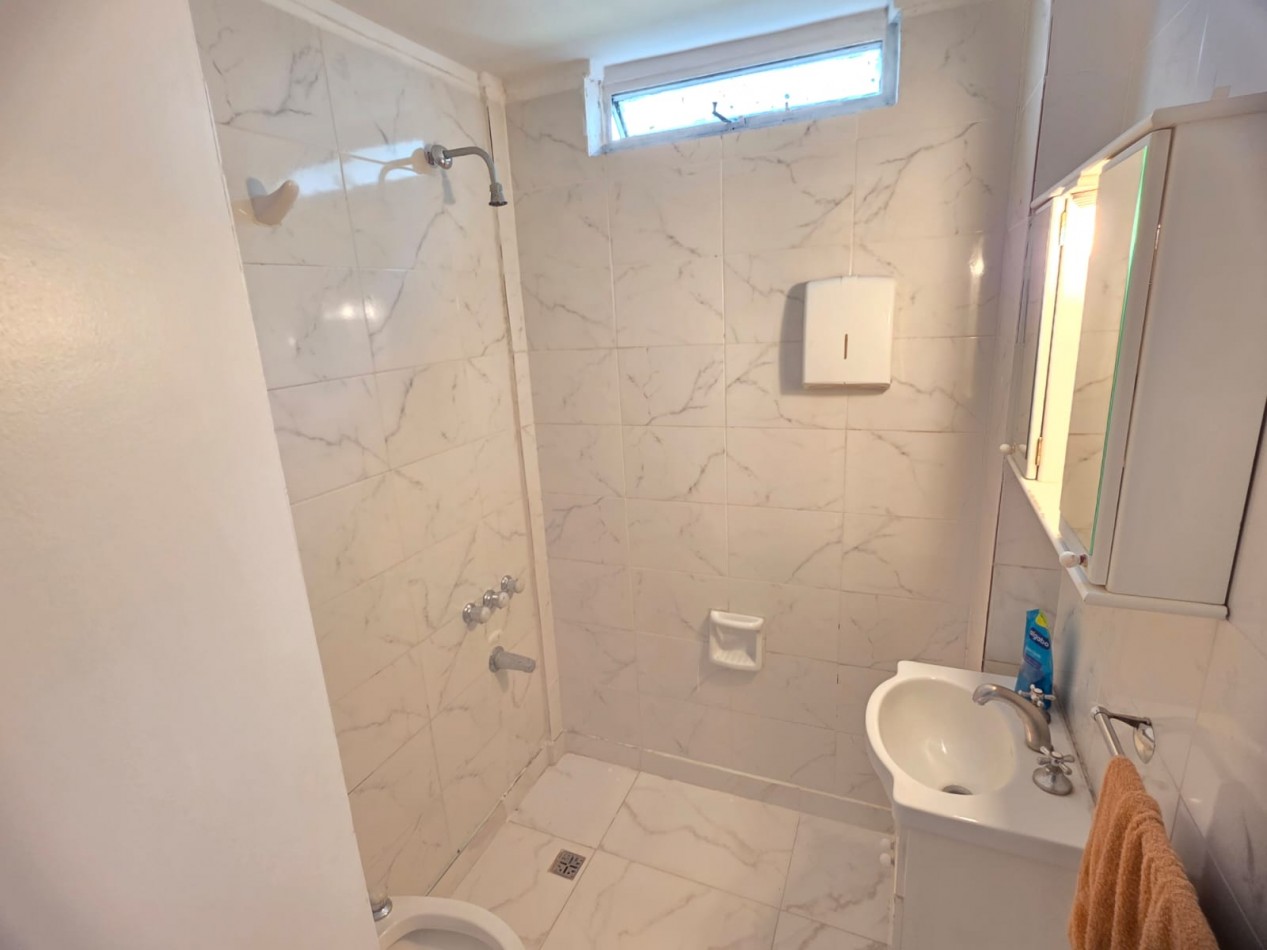 3 Ambientes Al Frente - Balcon Corrido - Apto Profesional - Con cochera