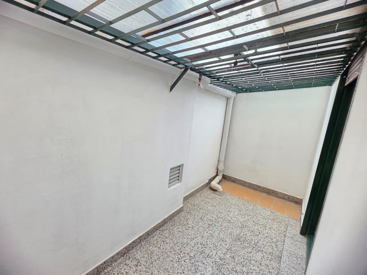3 Ambientes Al Frente - Balcon Corrido - Apto Profesional - Con cochera