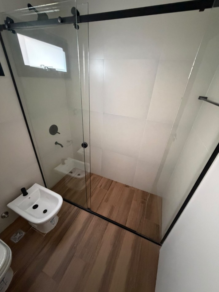 SEMIPISO DE 3 AMBIENTES CON 2 DORMITORIOS EN SUITE - BALCON AL CONTRA FRENTE - VILLA DEL PARQUE