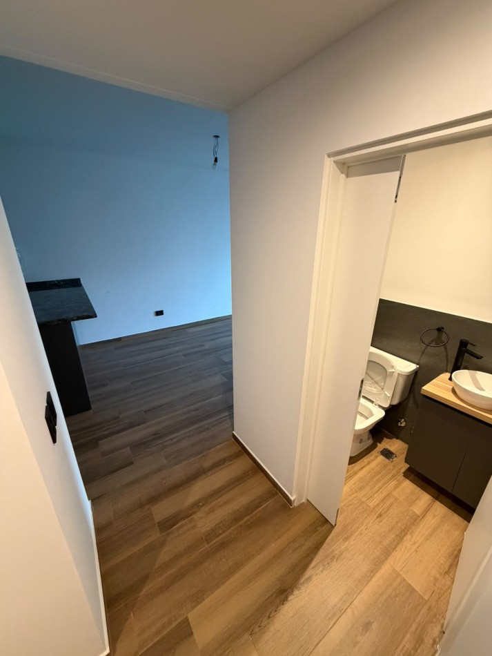SEMIPISO DE 3 AMBIENTES CON 2 DORMITORIOS EN SUITE - BALCON AL CONTRA FRENTE - VILLA DEL PARQUE
