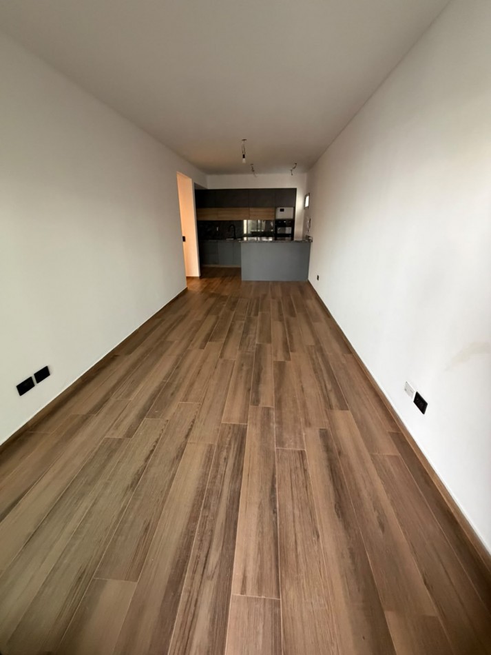 SEMIPISO DE 3 AMBIENTES CON 2 DORMITORIOS EN SUITE - BALCON AL CONTRA FRENTE - VILLA DEL PARQUE