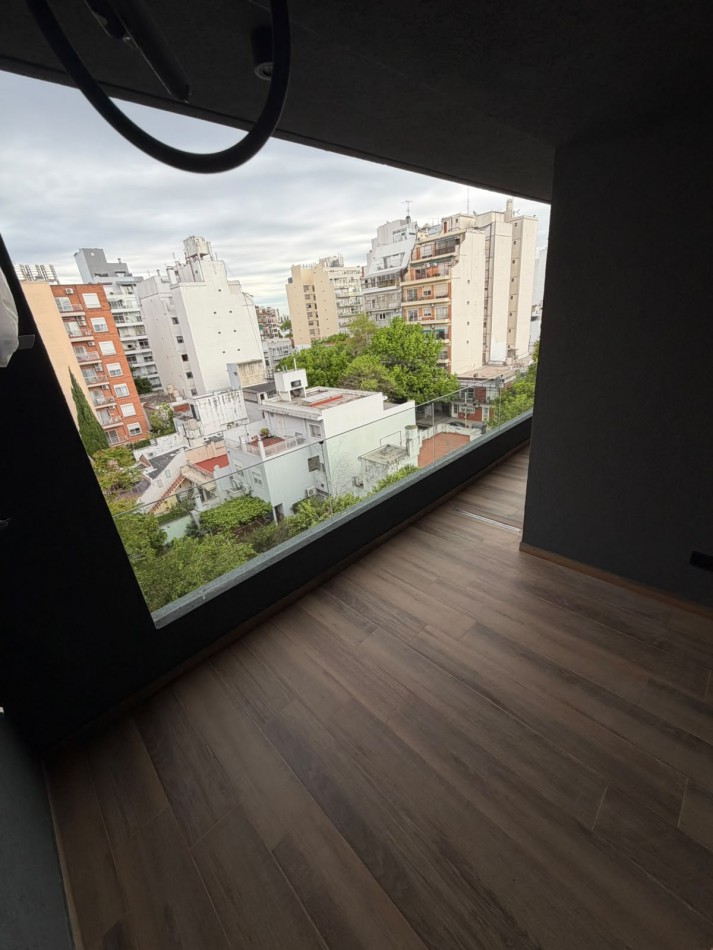 SEMIPISO DE 3 AMBIENTES CON 2 DORMITORIOS EN SUITE - BALCON AL CONTRA FRENTE - VILLA DEL PARQUE