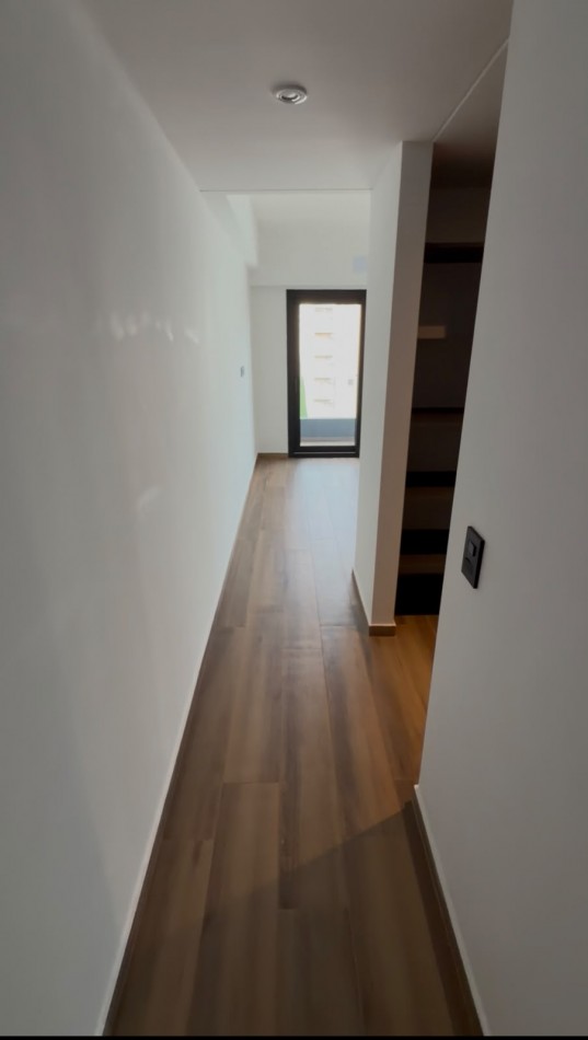 SEMIPISO DE 3 AMBIENTES CON 2 DORMITORIOS EN SUITE - BALCON AL CONTRA FRENTE - VILLA DEL PARQUE