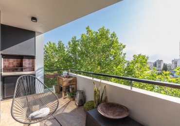 Amplio 3 Ambientes con Balcon Parrilla, Cochera y Baulera