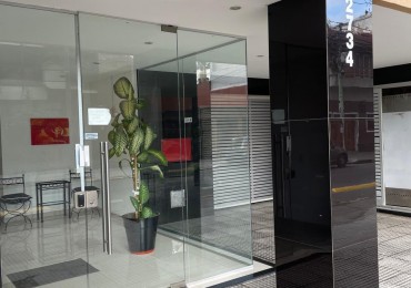 Casi a estrenar, al frente con balcon y cochera.